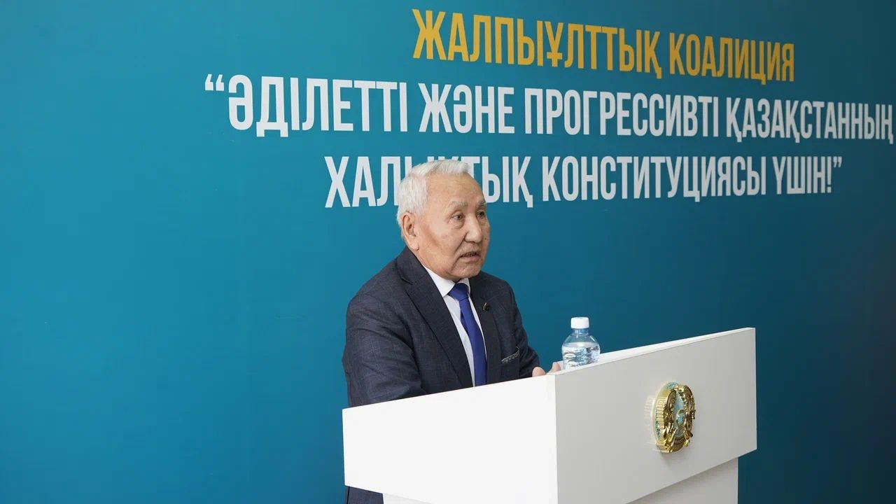 В СЕМЕЕ СОСТОЯЛАСЬ ВСТРЕЧА С КОЛЛЕКТИВОМ ДВОРЦА ТВОРЧЕСТВА ПО ПРОЕКТУ КОНСТИТУЦИИ