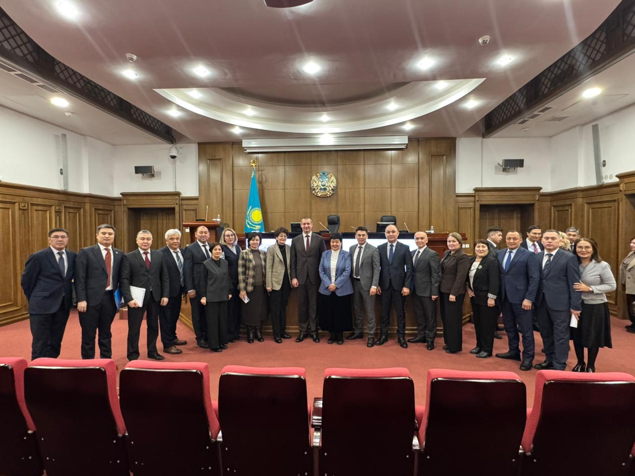 Халықты әлеуметтік қорғау саласындағы реттеу және бақылау комитетінің аумақтық департаменттерімен панельдік сессия өтті