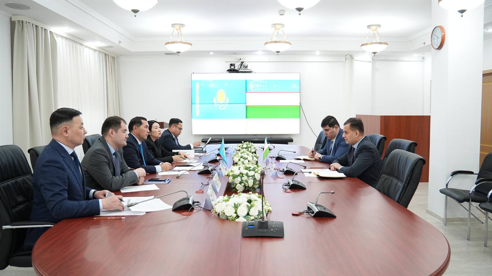 Экология және табиғи ресурстар министрлігі өкілдерінің Қазақстан Республикасындағы Өзбекстан Республикасының Елшілігі өкілдерімен кездесуі
