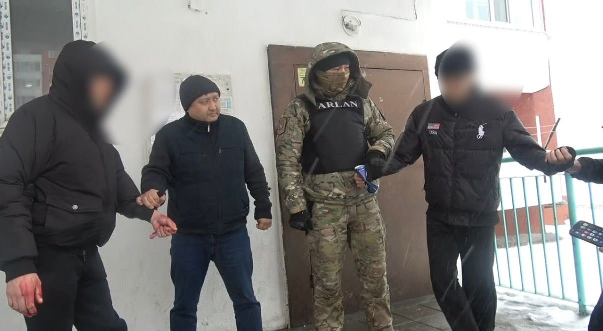 «Жұмыс» изолятормен аяқталды: ШҚО-да психотроптық заттарды ораушылар  ұсталды