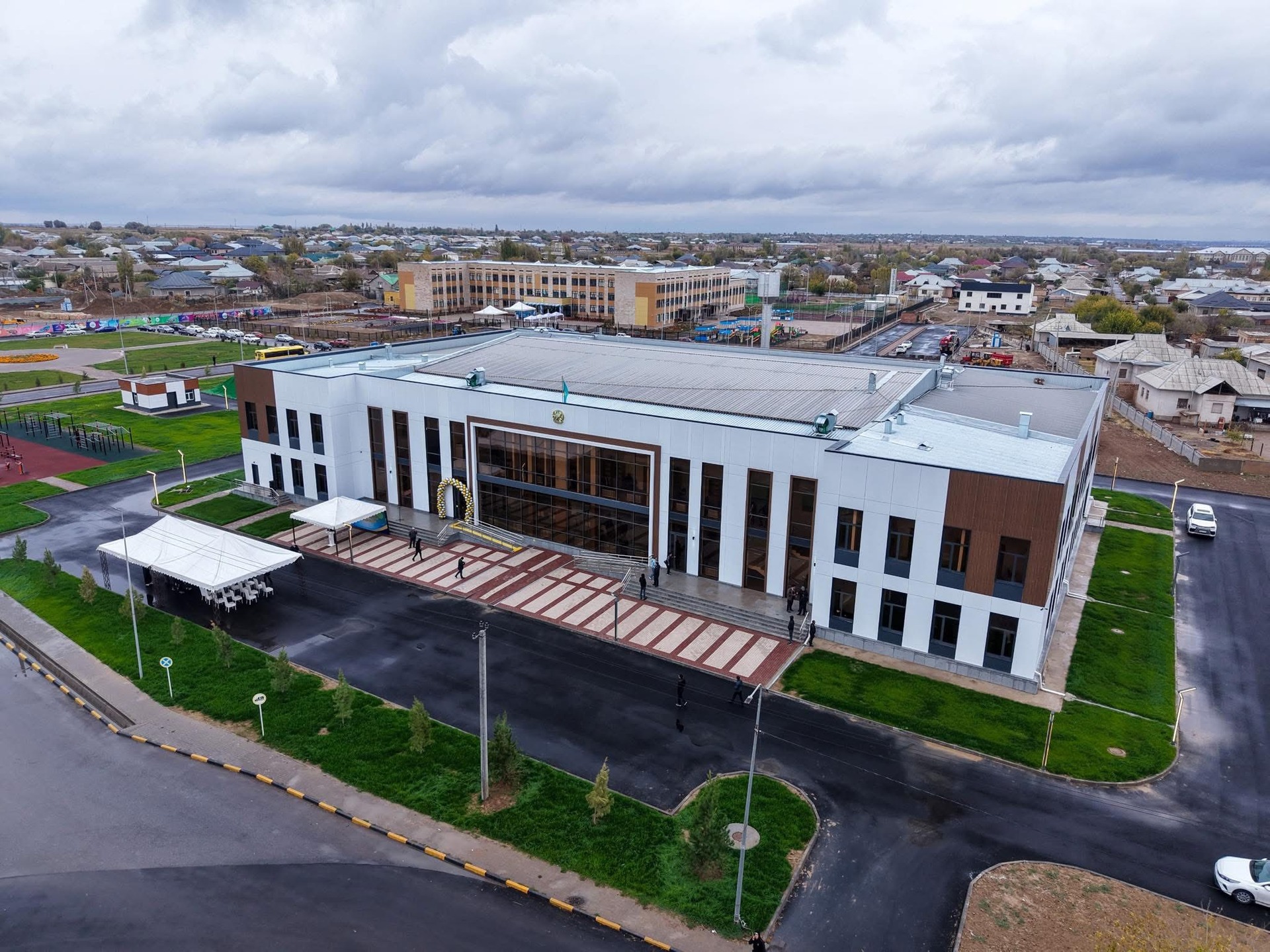 КЕЛЕСТЕ ЖОЛ, ЖАРЫҚ ЖӘНЕ ӘЛЕУМЕТТІК НЫСАНДАР ЖАҢАРДЫ