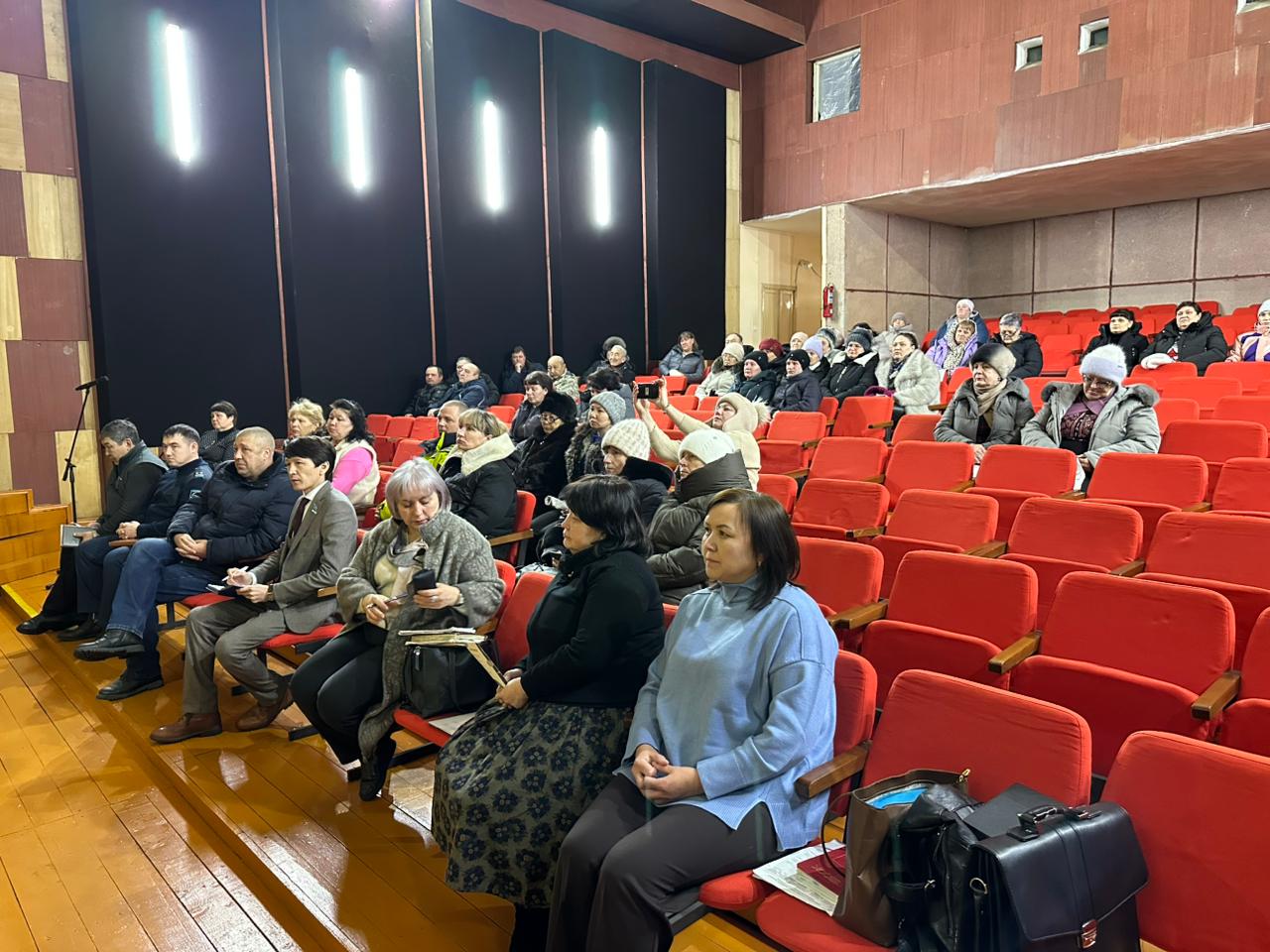 2025 жылғы 21 қаңтарда Полянское ауылының тұрғындарымен кездесу өтті.