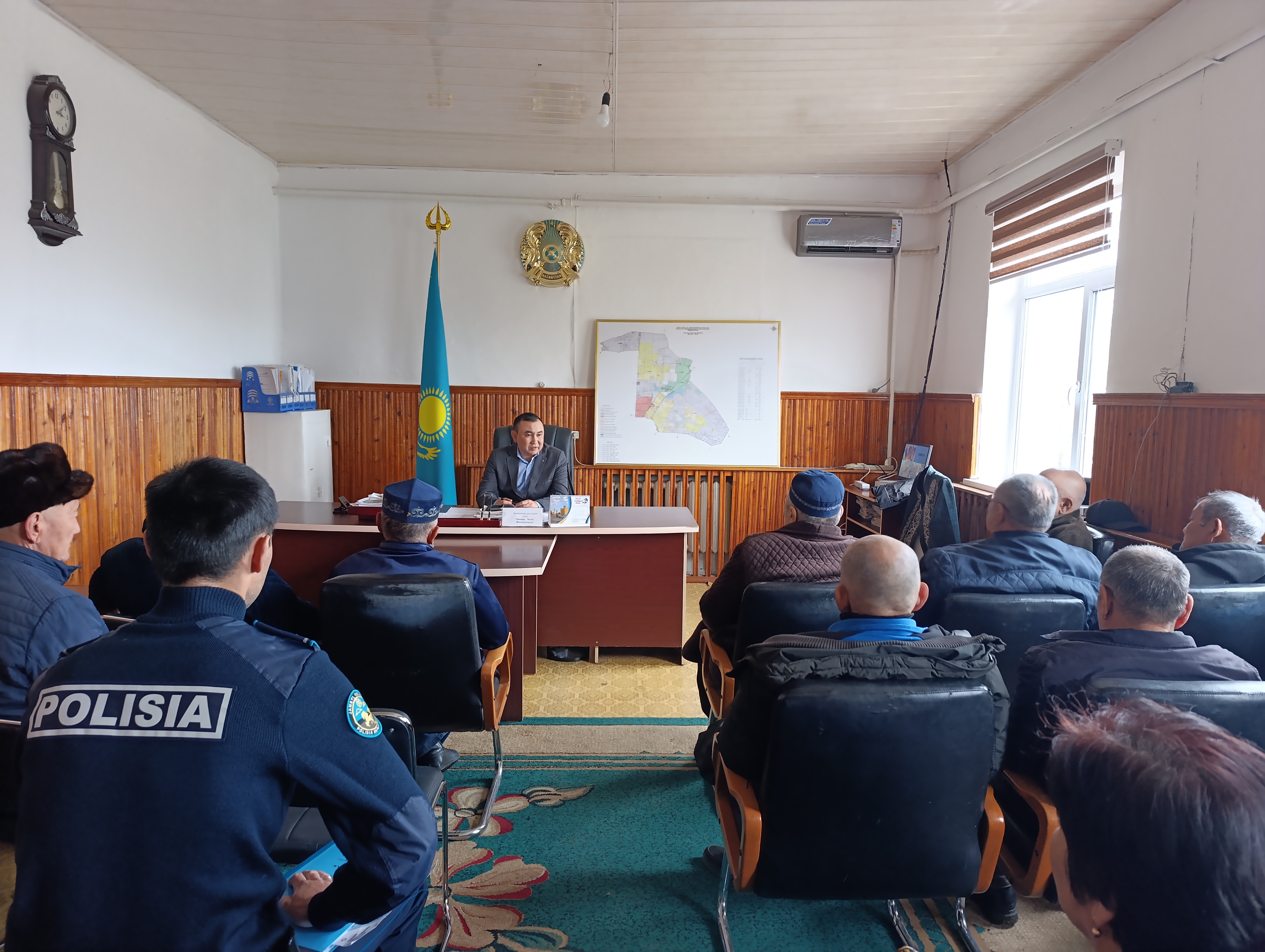 Ауыл тұрғындарымен жиналыс өткізілді.