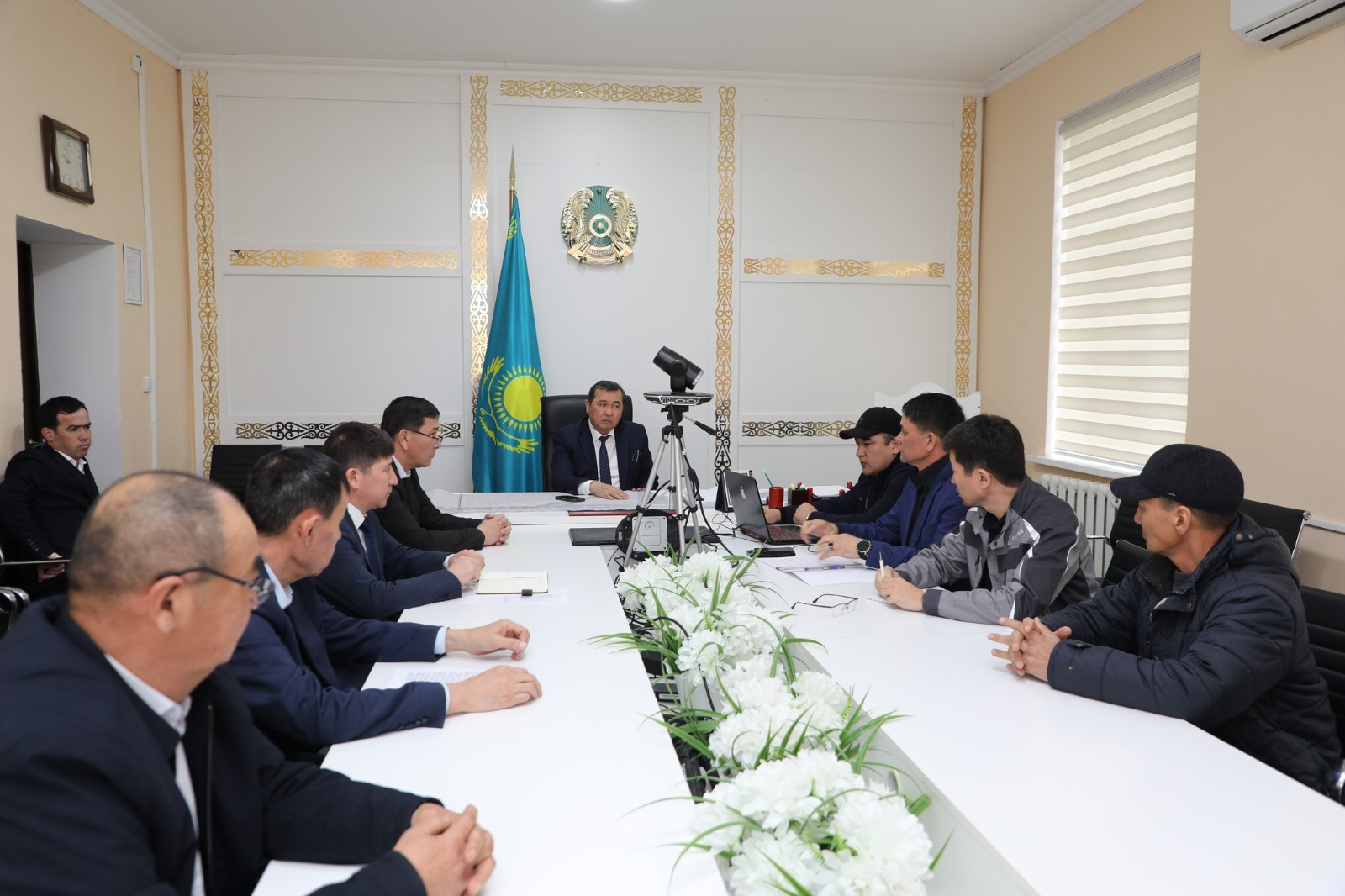 АУДАН ӘКІМІ «ҚАЗАҚСТАН ТЕМІР ЖОЛЫ» ҰЛТТЫҚ КОМПАНИЯСЫНЫҢ ӨКІЛДЕРІМЕН КЕЗДЕСТІ