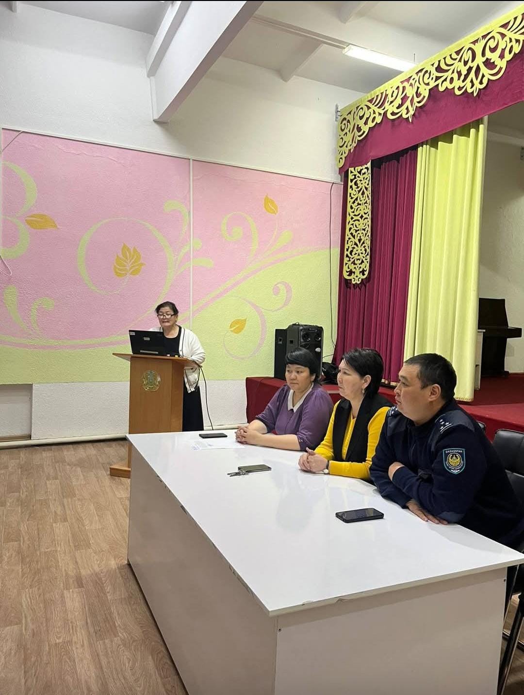 "Адамның жеке құқығы мен бостандықтары" тақырыбында түсіндіру жұмысын жүргізді.