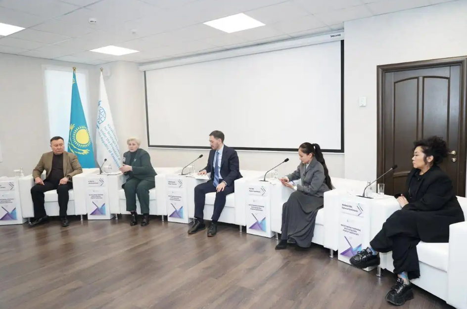 ҚСЗИ-де жас сарапшылар Конституциялық комиссия мүшелерімен бірге жаңа Конституция жобасының негізгі жаңашылдықтарын талқылады