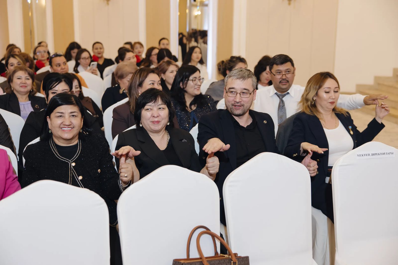 «PSYTALKS ALMATY»: «Жасанды интеллект дәуіріндегі балалардың психологиялық әл-ауқаты» республикалық форумы өтті