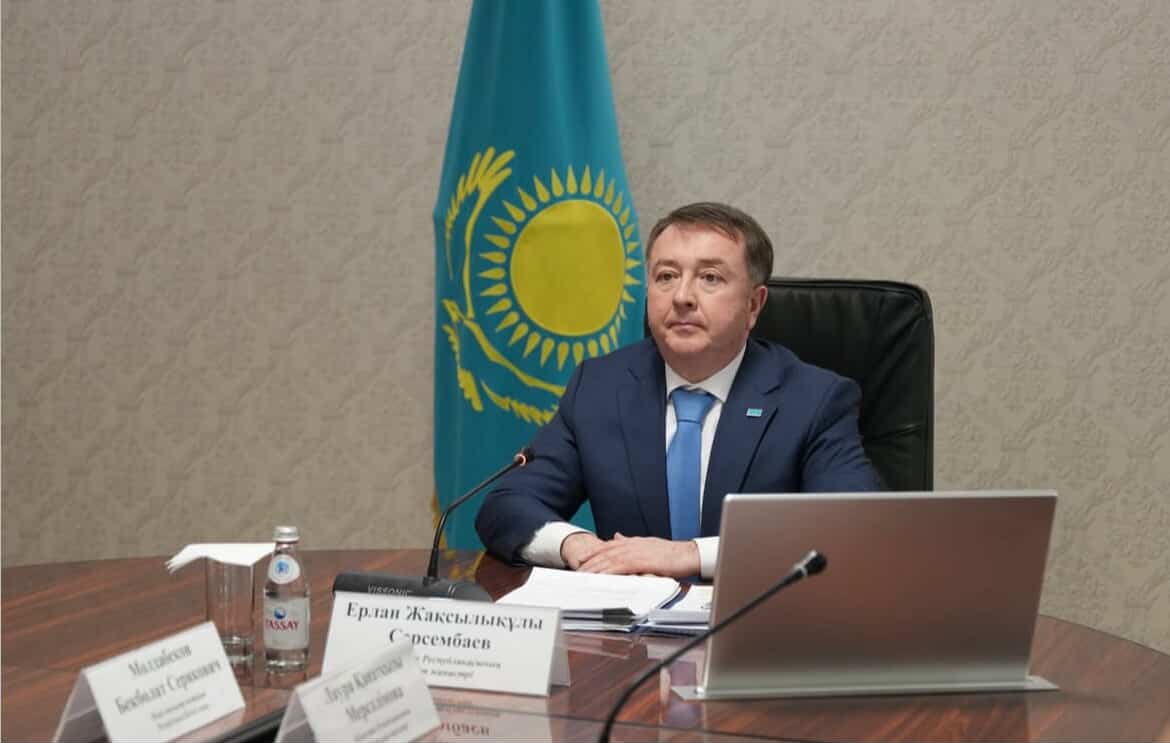 ҚР Әділет министрі Ерлан Сәрсембаевтың төрағалығымен Конституциялық реформаны талқылау жөніндегі аппараттық кеңес өтті.