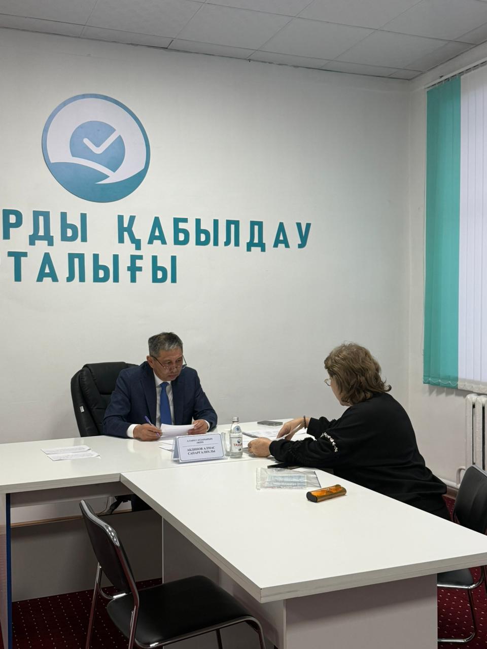 Аудан әкімі тұрғындарды жеке мәселелері бойынша қабылдады
