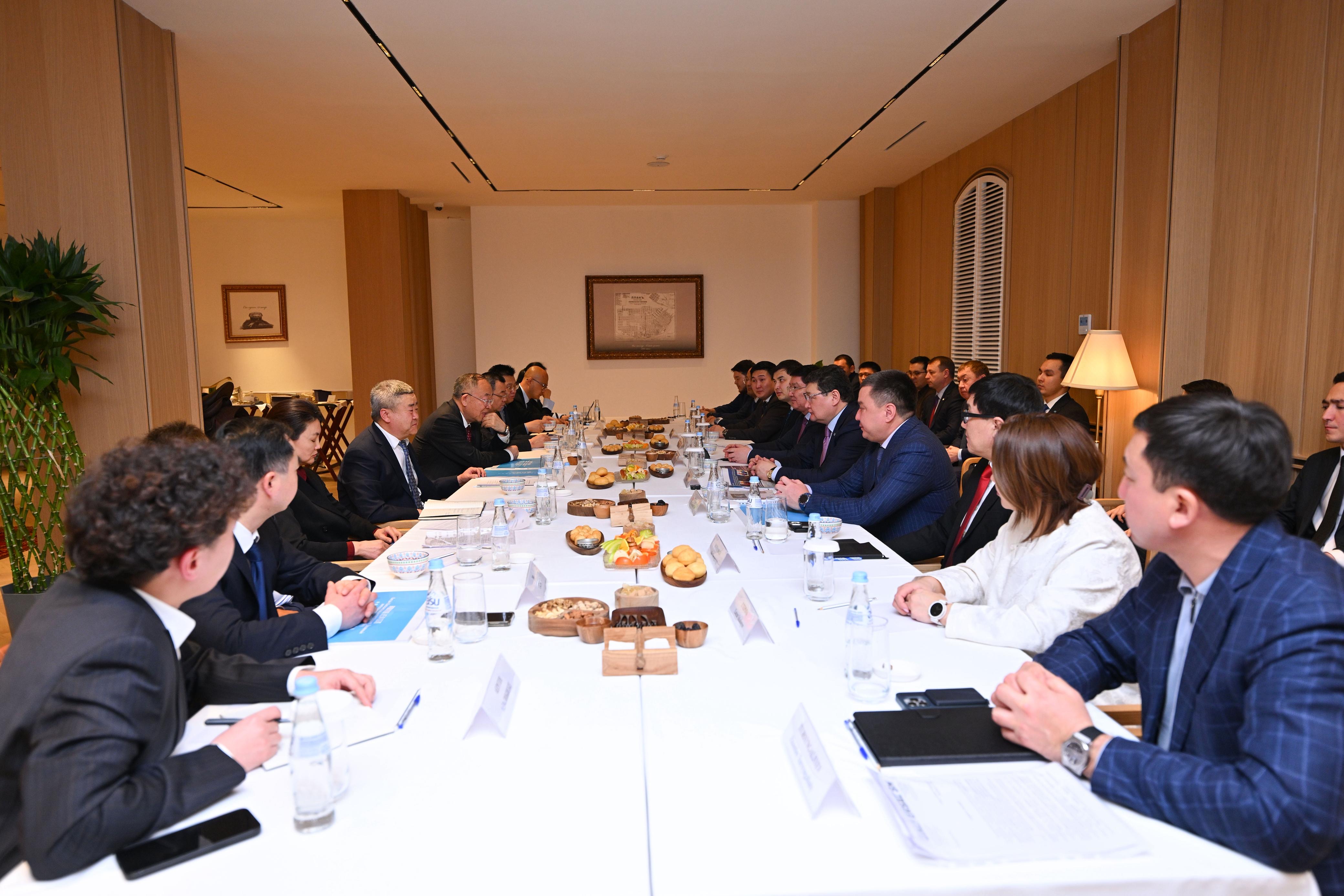 Облыс әкімі шет елдік инвесторлармен кездесті