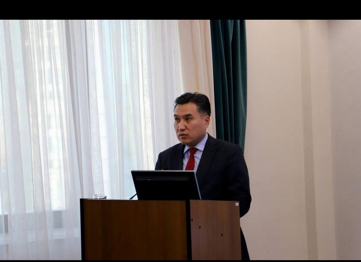 Қазақстан Республикасы Еңбек және халықты әлеуметтік қорғау министрлігінде жаңа Конституция жобасына енгізілген негізгі өзгерістерді талқылау жөнінде онлайн форматта кеңейтілген жиын ұйымдастырылды.