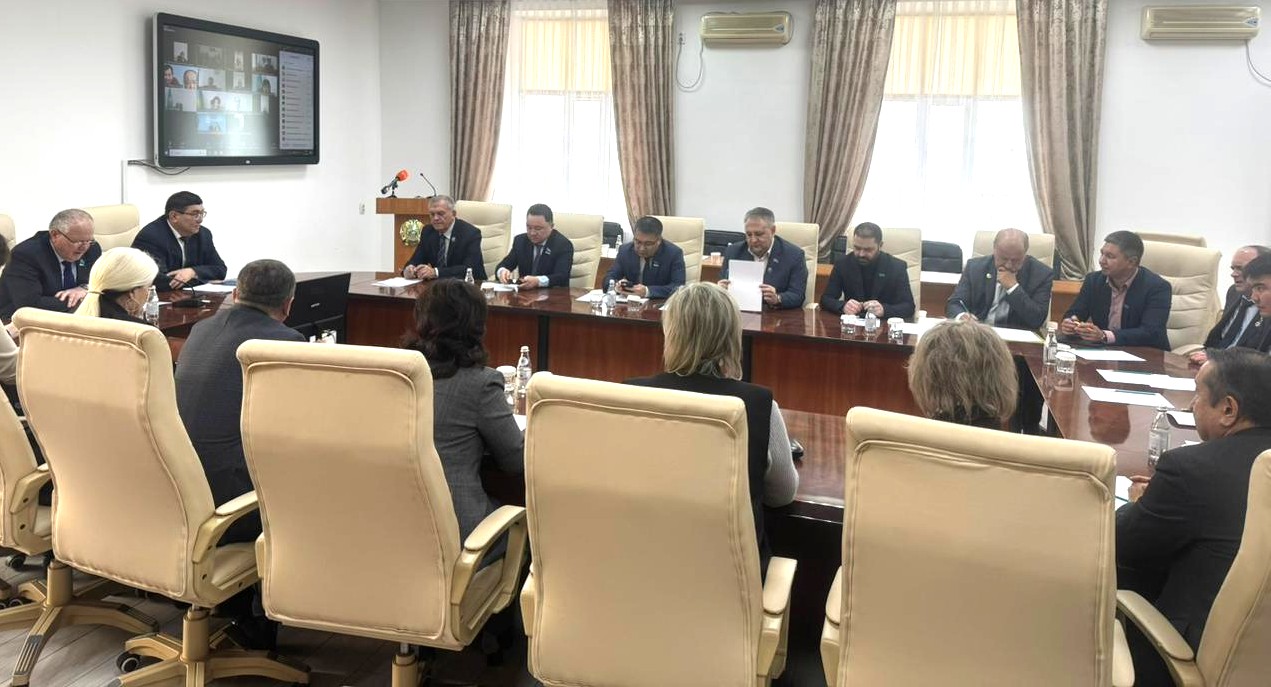 Проект новой Конституции обсужден в областном маслихате