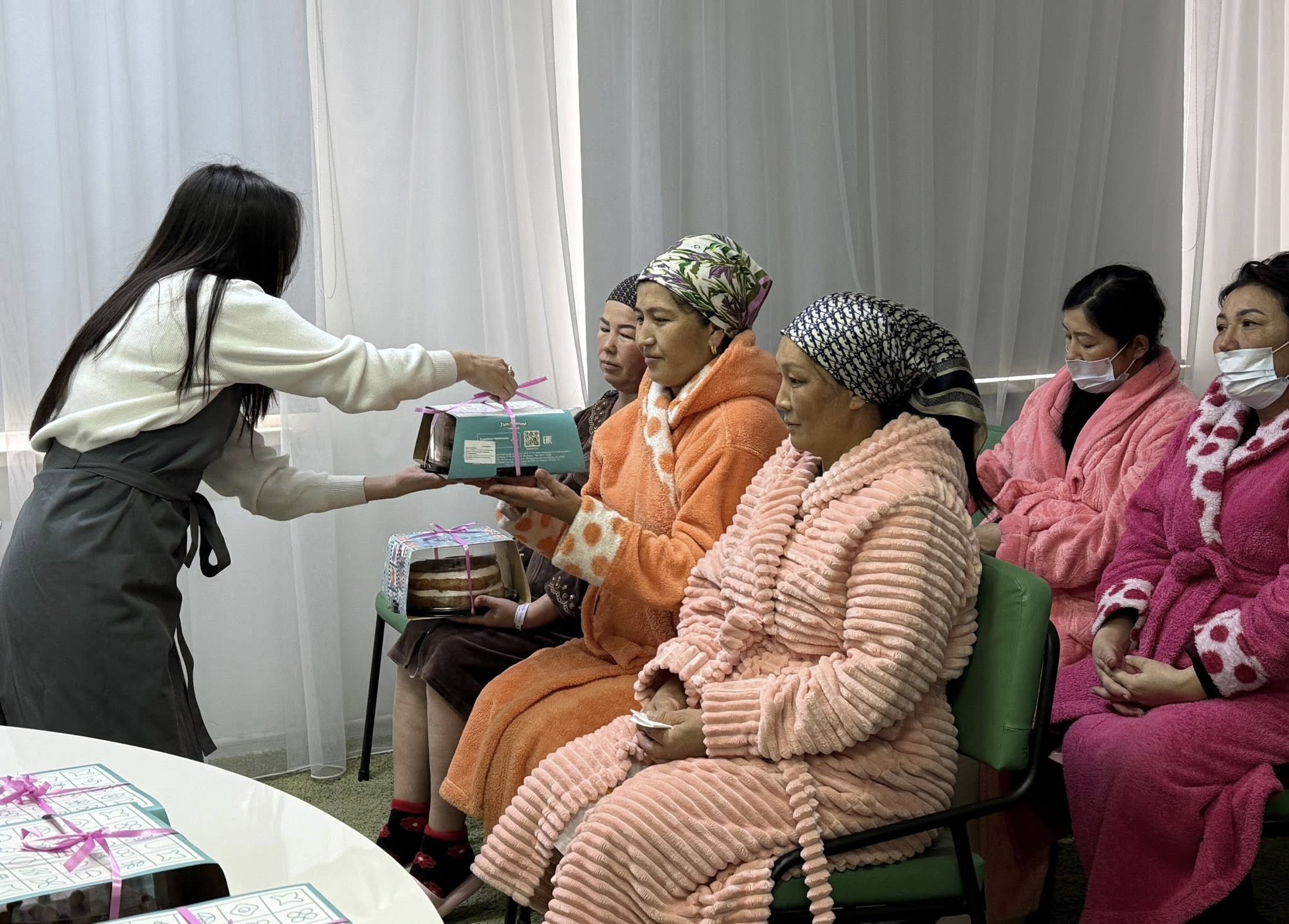 Аналарға құрмет – тәтті сыймен