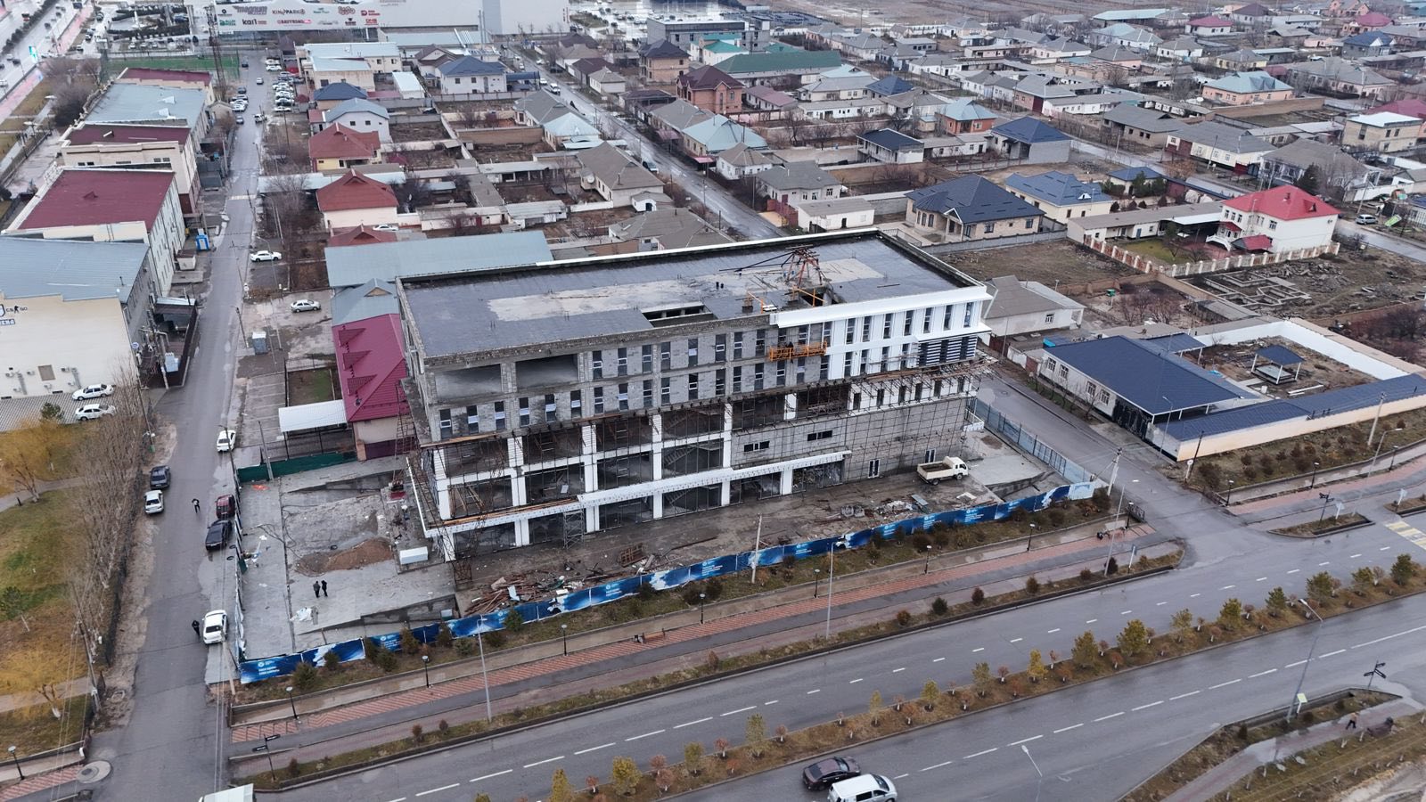 ТҮРКІСТАН ОБЛЫСЫНДА ЗАҢСЫЗ ҚҰРЫЛЫСТАР ТАЛАПҚА КЕЛТІРІЛУДЕ