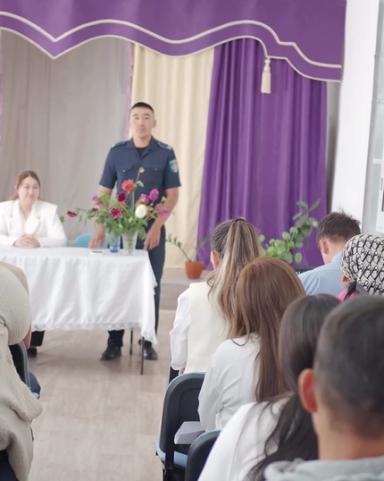 ️«Заң мен тәртіп» нарративі аясында Абай ауданында жастарымен ақпараттық кездесу өтті.