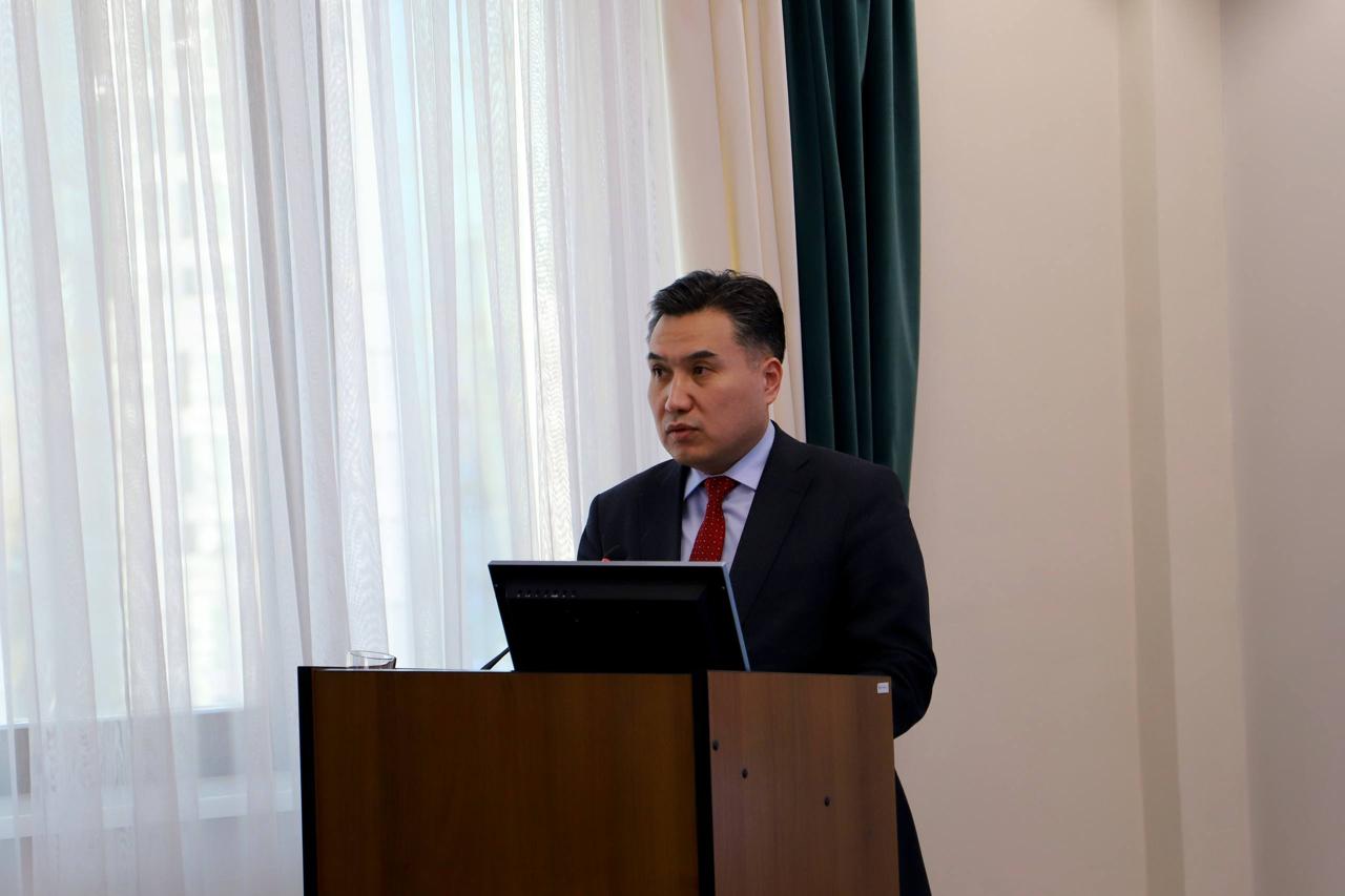 Қазақстан Республикасының Еңбек және халықты әлеуметтік қорғау министрі А. Ертаев жаңа ҚР Конституциясы жобасындағы негізгі өзгерістерді талқылау бойынша кеңес өткізді