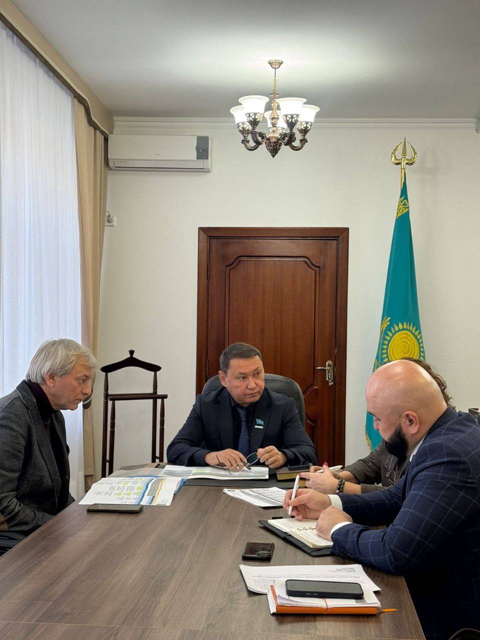 Жұмыс отырысы