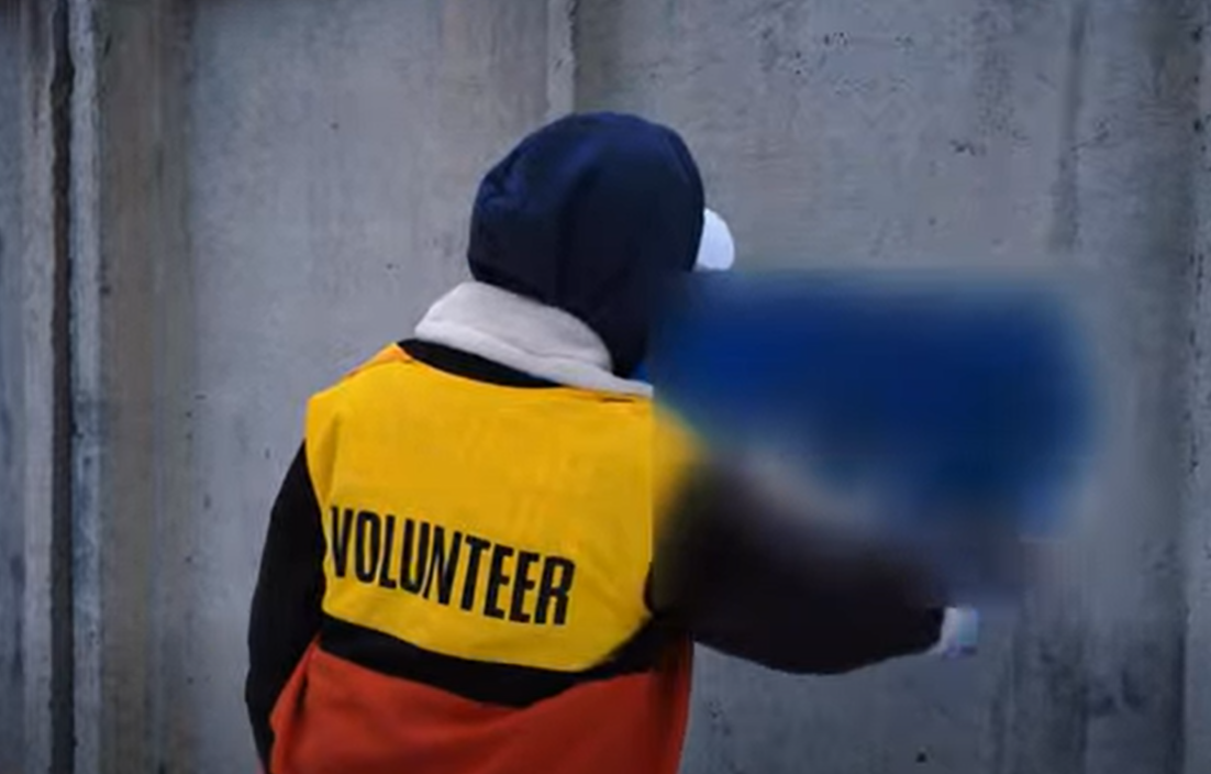 Атырауда полицейлер мен еріктілер есірткі граффитилерін жоюға белсенді атсалысуда