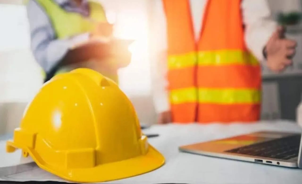 Жұмыс беруші қай мерзім ішінде еңбек инспекциясына жазатайым оқиға туралы хабарлауы керек?