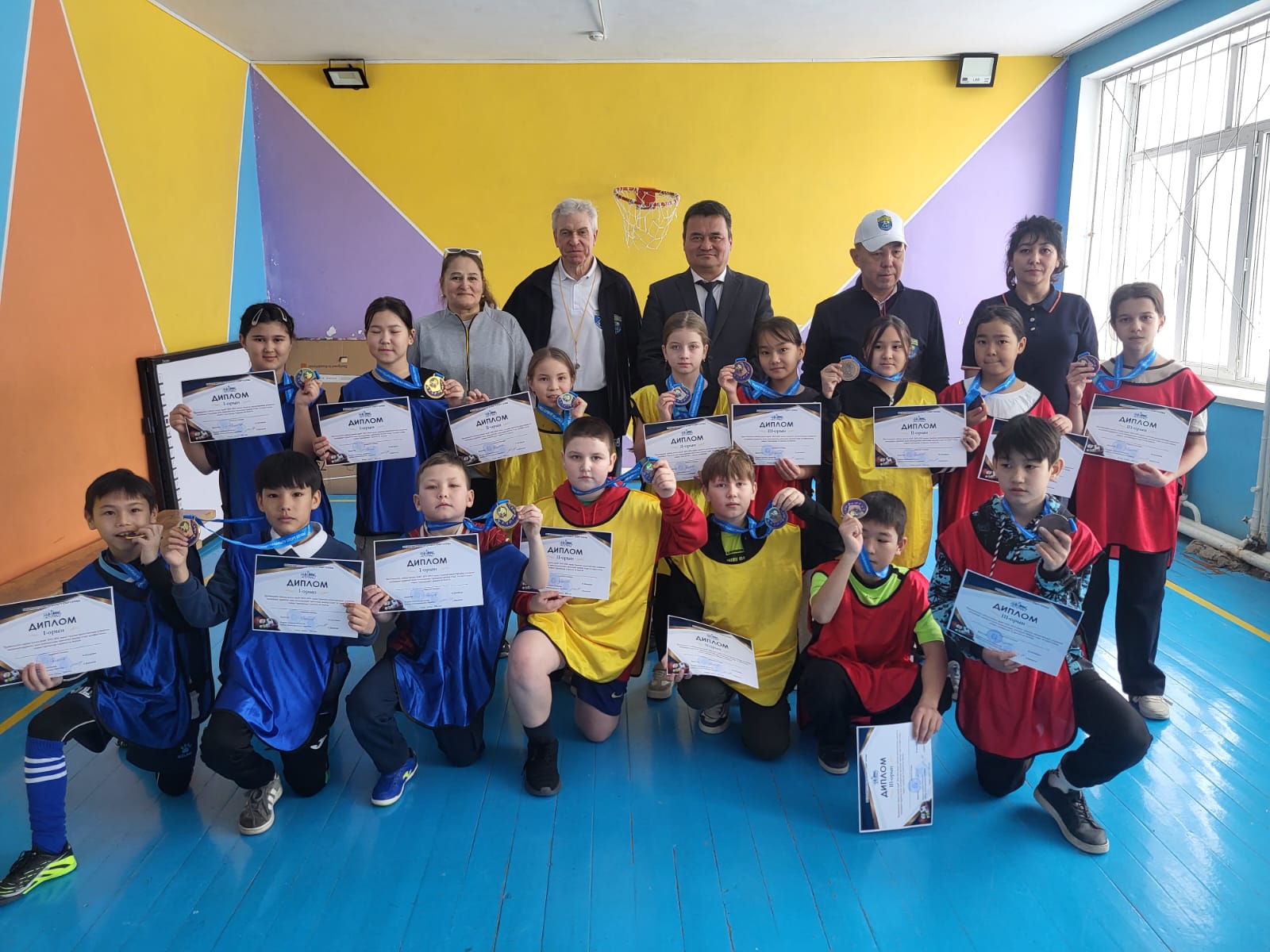 Дүниежүзілік сайлау күніне орай мектеп оқушылары арасындағы спорттық іс-шара