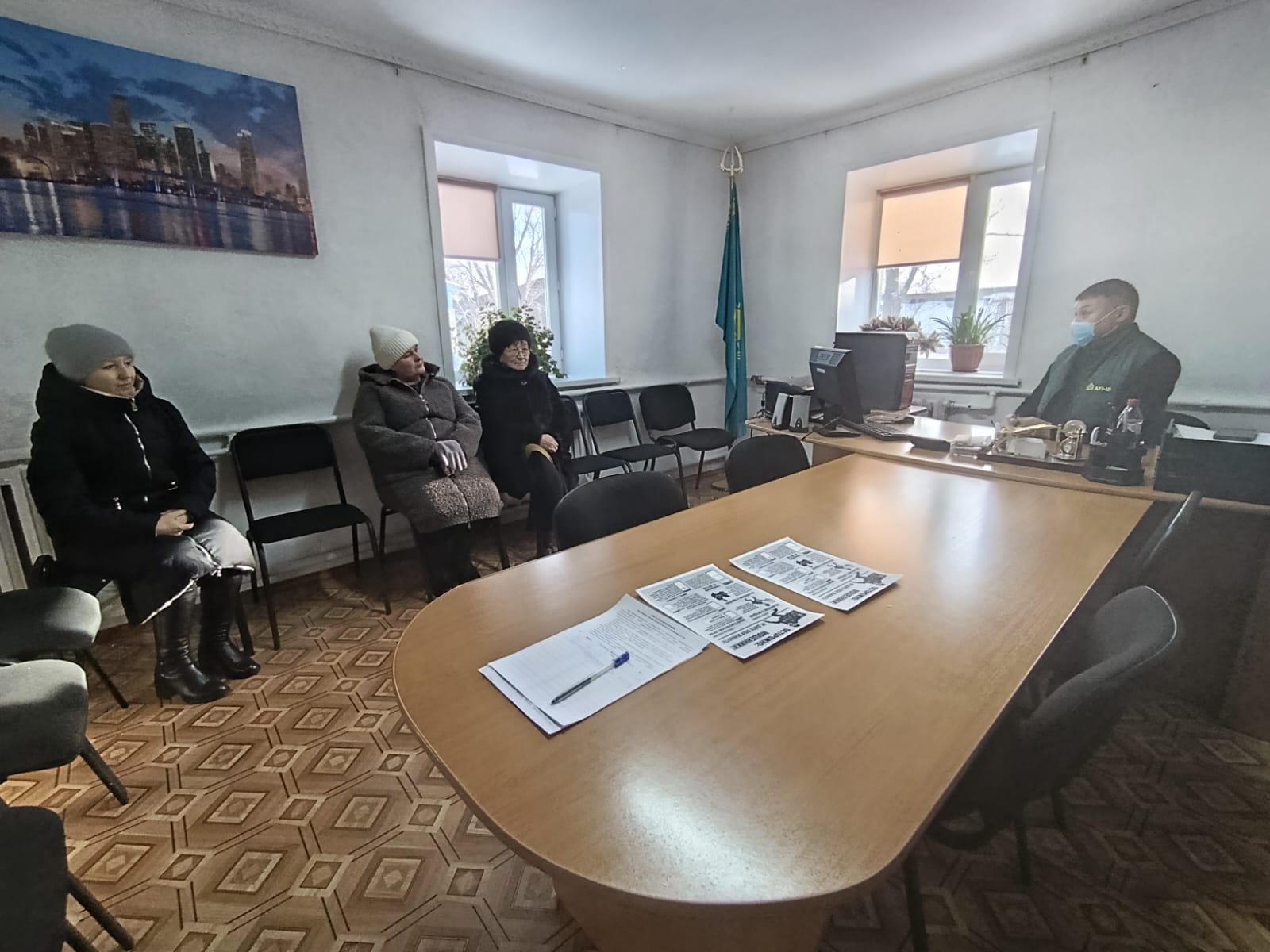 Бұзылық ауылында жергілікті қоғамдастық мүшелерімен кездесу