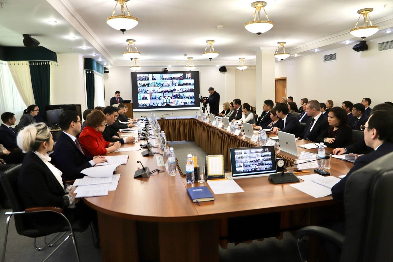 Под председательством Министра труда и социальной защиты населения РК состоялось совещание в онлайн-формате, посвящённое обсуждению ключевых изменений в проекте новой Конституции Республики Казахстан