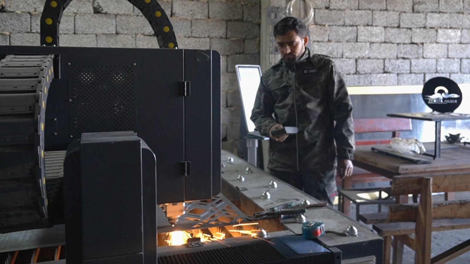 В КЕЛЕСЕ ВЫПУСКАЮТ ЖЕЛЕЗНЫЕ ИЗДЕЛИЯ С ЛАЗЕРНОЙ ТЕХНОЛОГИЕЙ