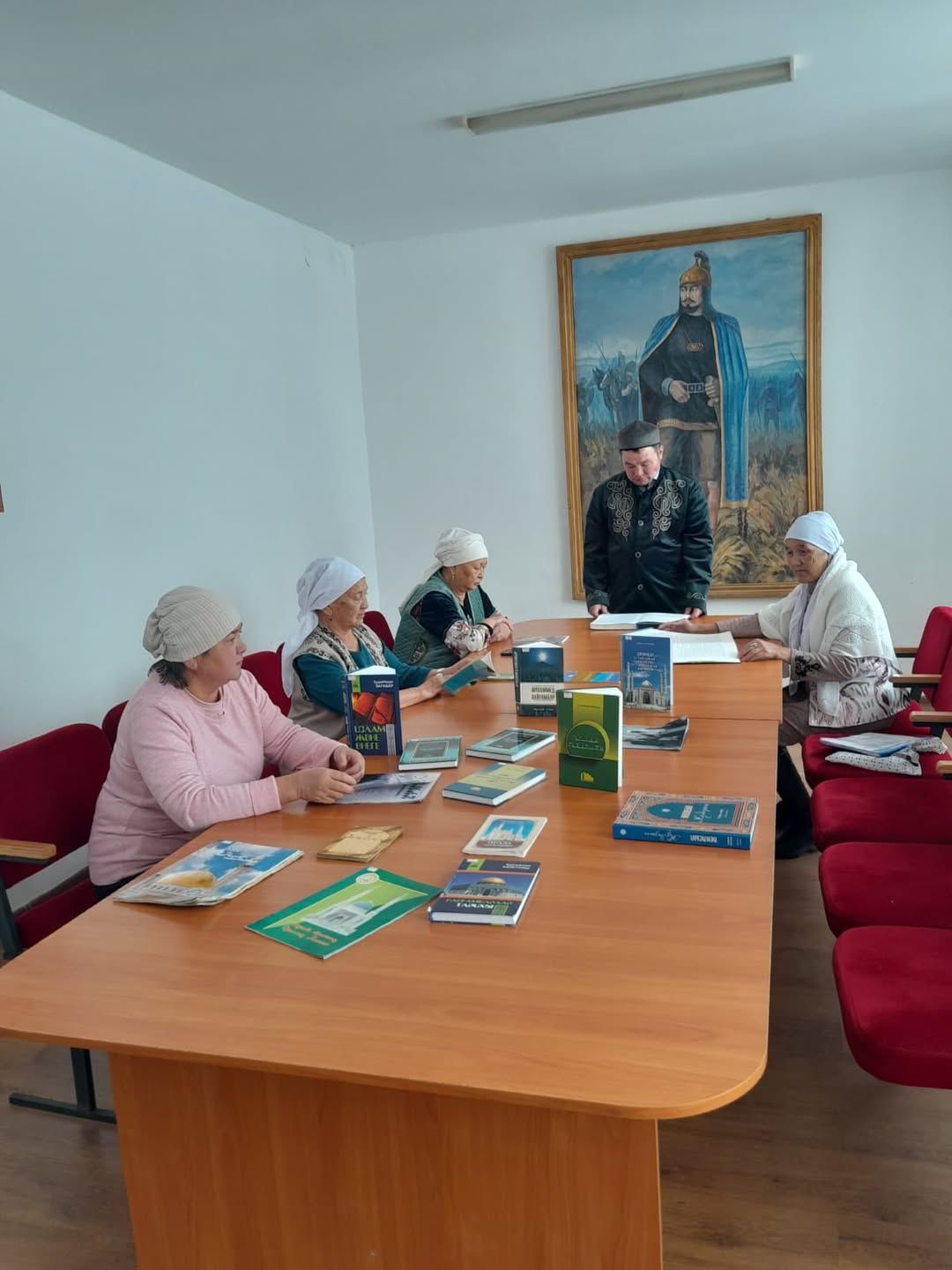 Есет Батыр мәдениет үйінде "Дін-тәрбиенің рухани діңгегі" атты танымдық сағат өтті