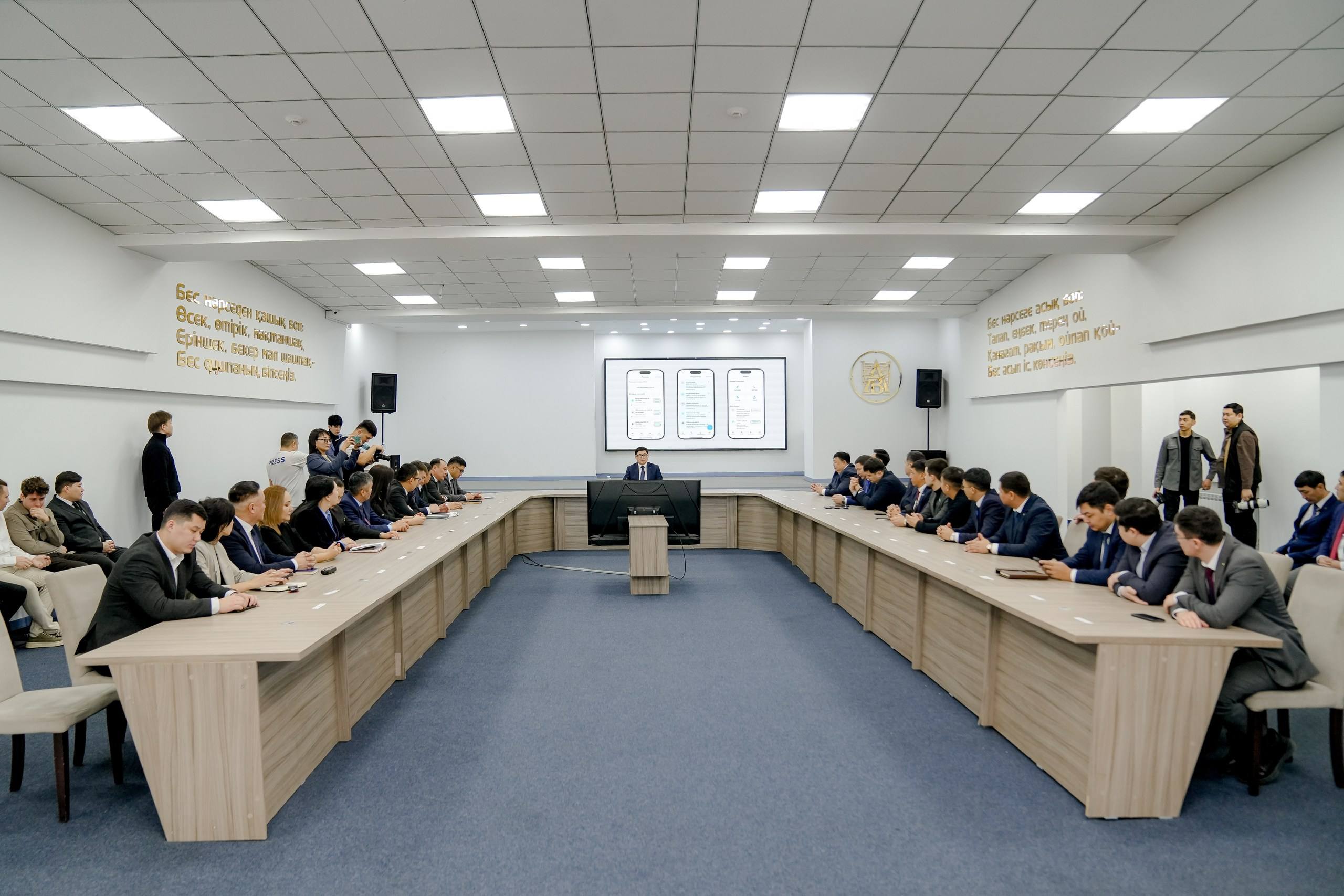 «GovTech»: 10 стартап-проектов получили гранты акима города