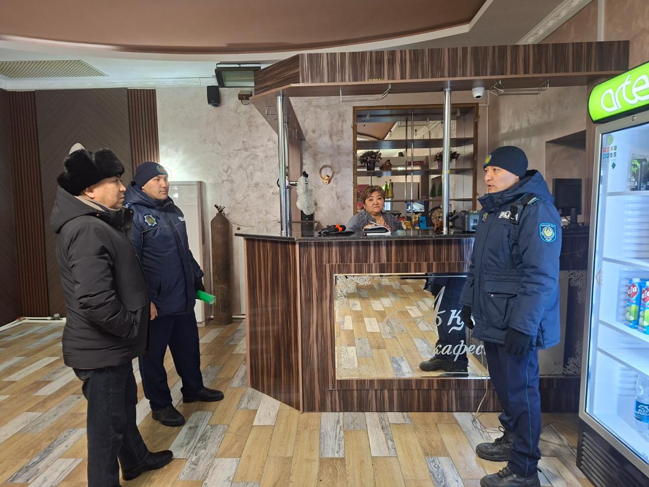 Сексеуіл кентінде құқық бұзушылықтың алдын алу бойынша кешенді түнгі рейдтік шаралар өткізілуде