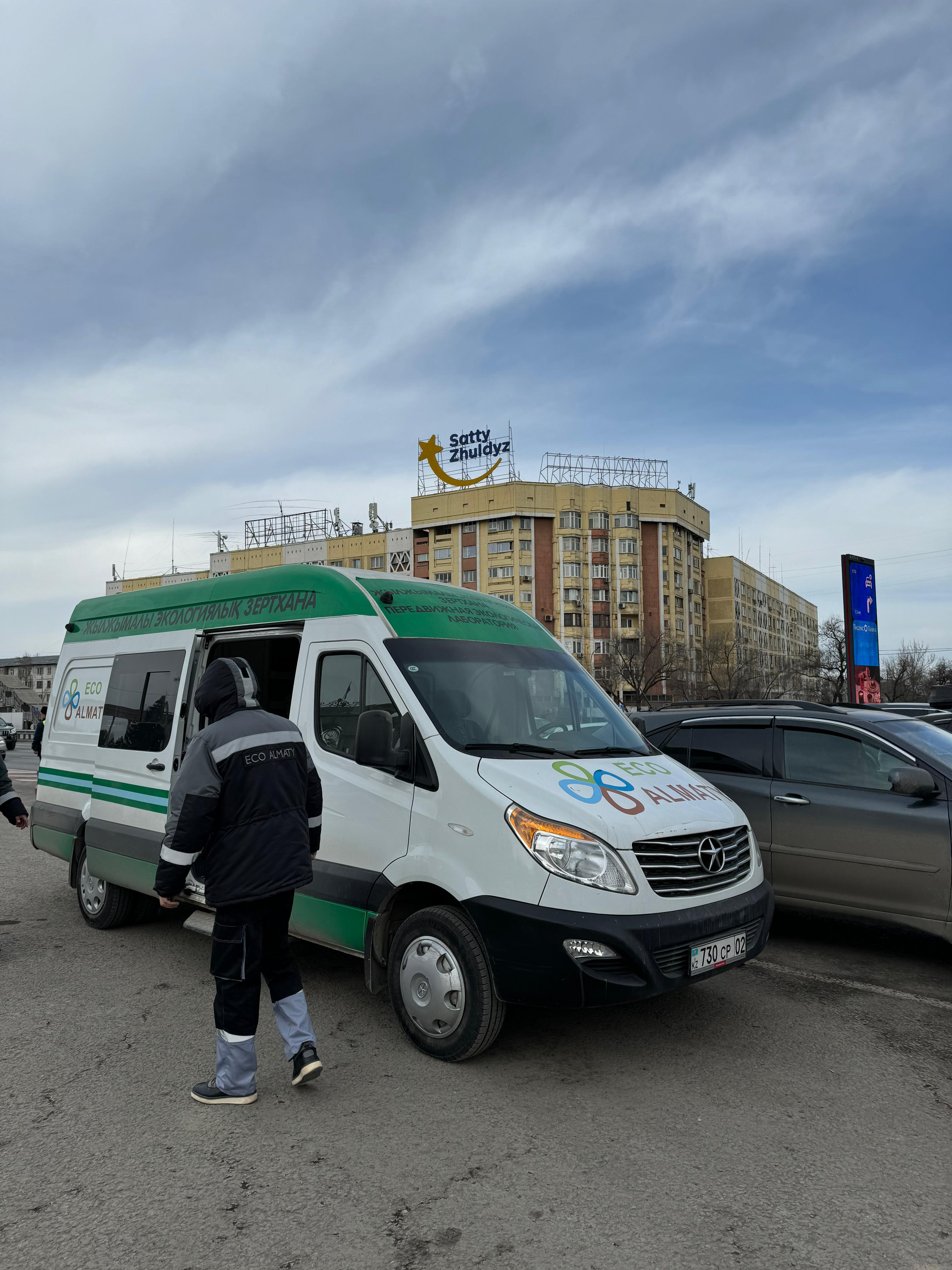 Алматыда автокөліктерді тексеру барысында экологиялық нормаларды бұзу анықталды