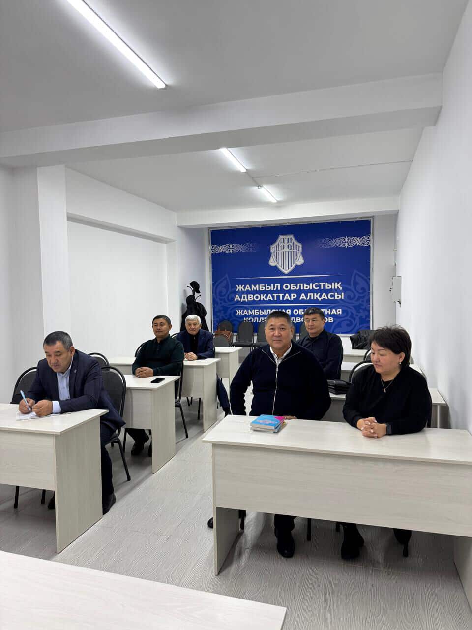 03.02.2026 жылы Жамбыл Облысы Әділет департаментінің қызметкері Рапилбекова А. Жамбыл облысы адвокаттар алқасының адвокаттарымен түсіндіру жұмыстары жүргізілді.
