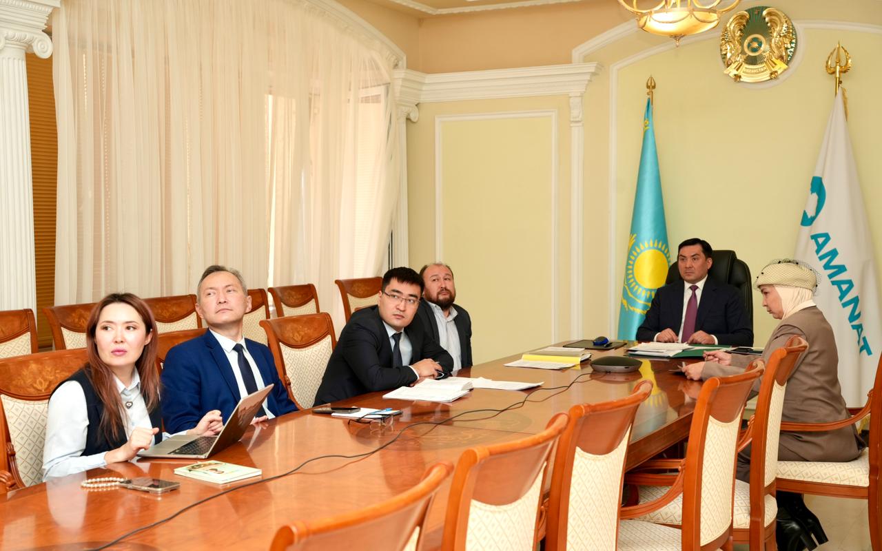 Газификация Астаны и поддержка бизнеса: Ерлан Аккенженов провел онлайн-прием граждан на площадке «AMANAT»