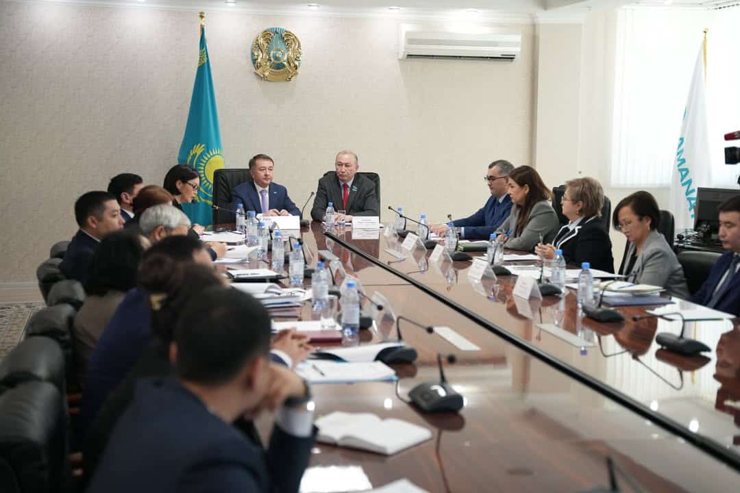 ҚР Әділет министрлігінде Конституцияның жаңа редакциясы жобасын талқылауға арналған Қоғамдық кеңестің отырысы өтті