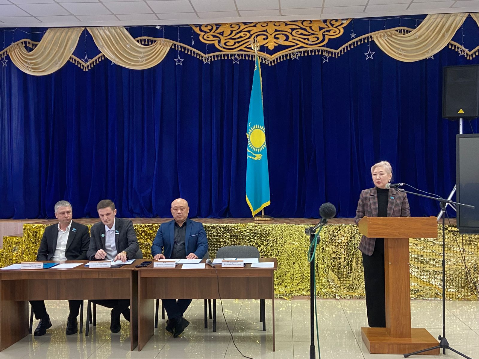 Депутаттардың 1, 2 және 3-шағын аудандарда атқарған жұмыстары туралы есеп