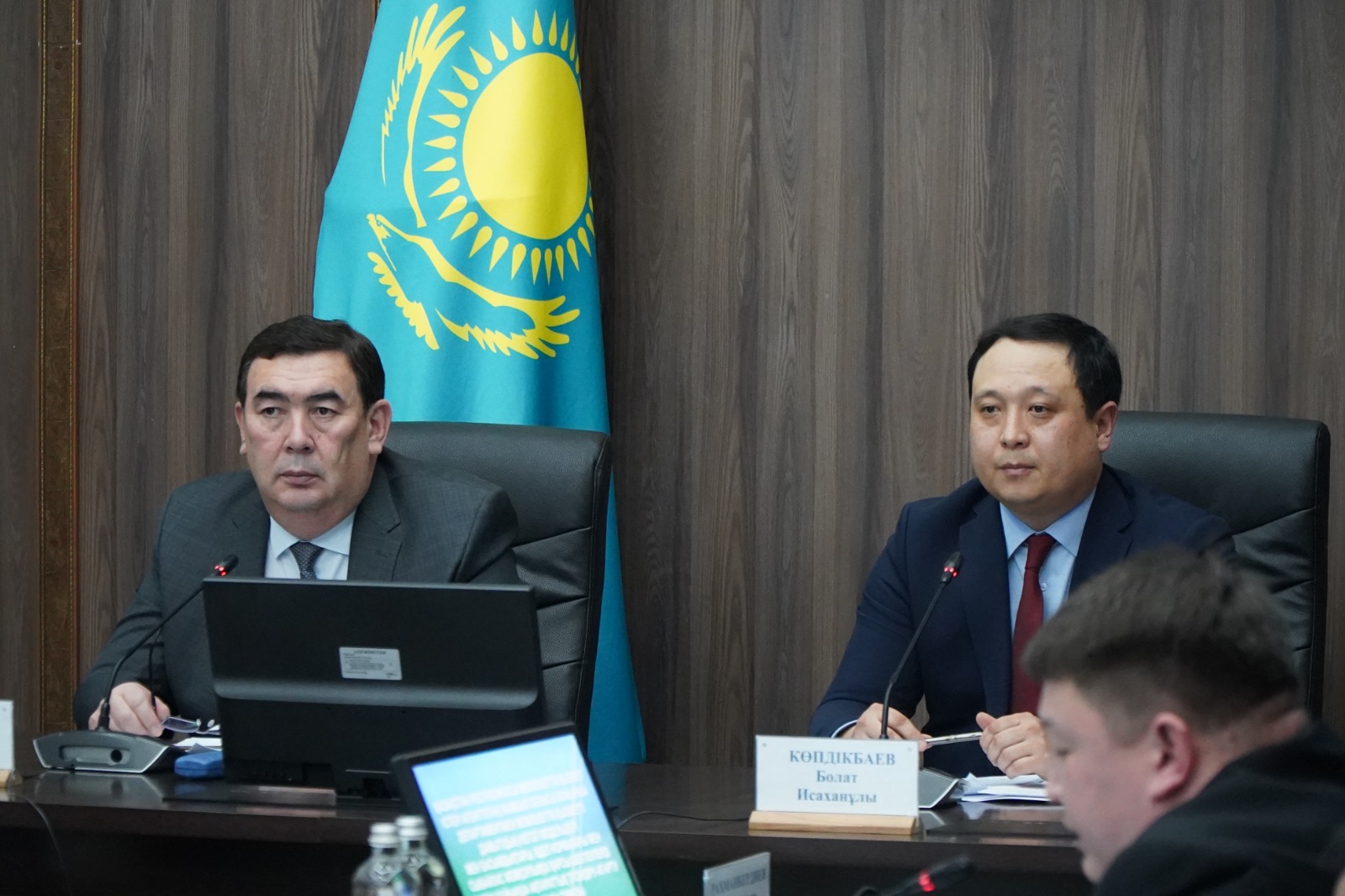 Мемлекеттік қызметтің маңызды мәселелері талқыланды