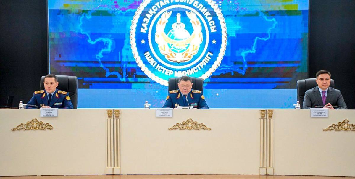 "Ақталуға негіз жоқ": Ішкі істер министрі Шымкент полиция департаментін қатаң сынға алды