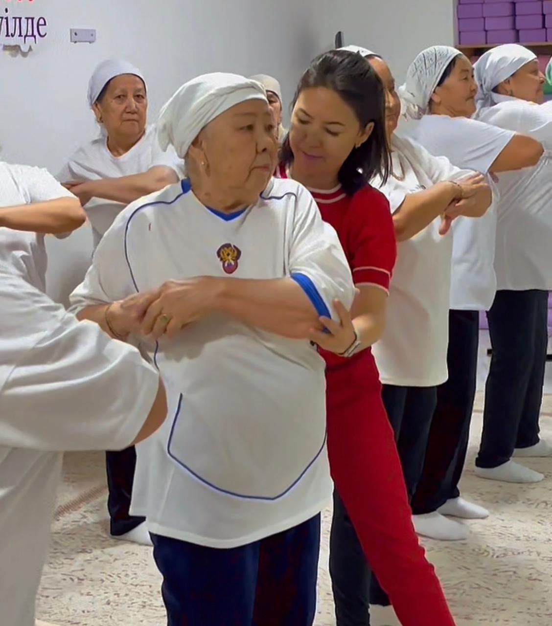 Аға буын азаматтарына қамқорлық көрсетілді