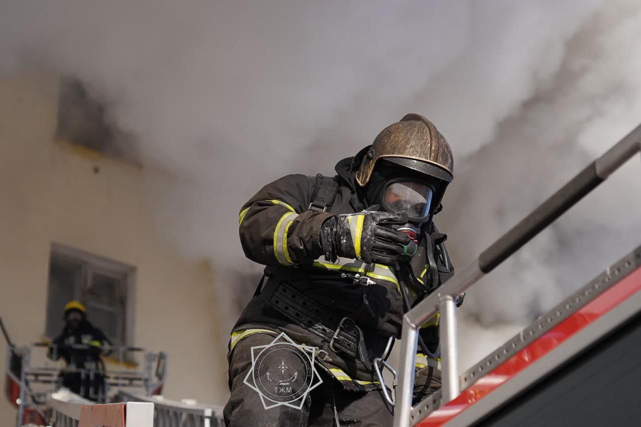 ТЖМ өрт сөндірушілері өртті сөндіруде