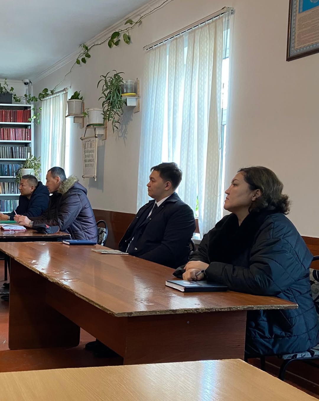 «ЗАҢ МЕН ТӘРТІП»: ТҮЗЕУ МЕКЕМЕСІНДЕ ЖАЗАСЫН ӨТЕУШІЛЕРГЕ ҚҰҚЫҚТЫҚ ТҮСІНДІРУ ЖҰМЫСТАРЫ ЖҮРГІЗІЛДІ