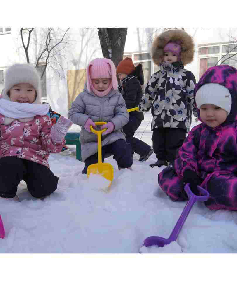 Кішкентай көмекшілер: Балалар «Таза Қазақстан» акциясын қолдады