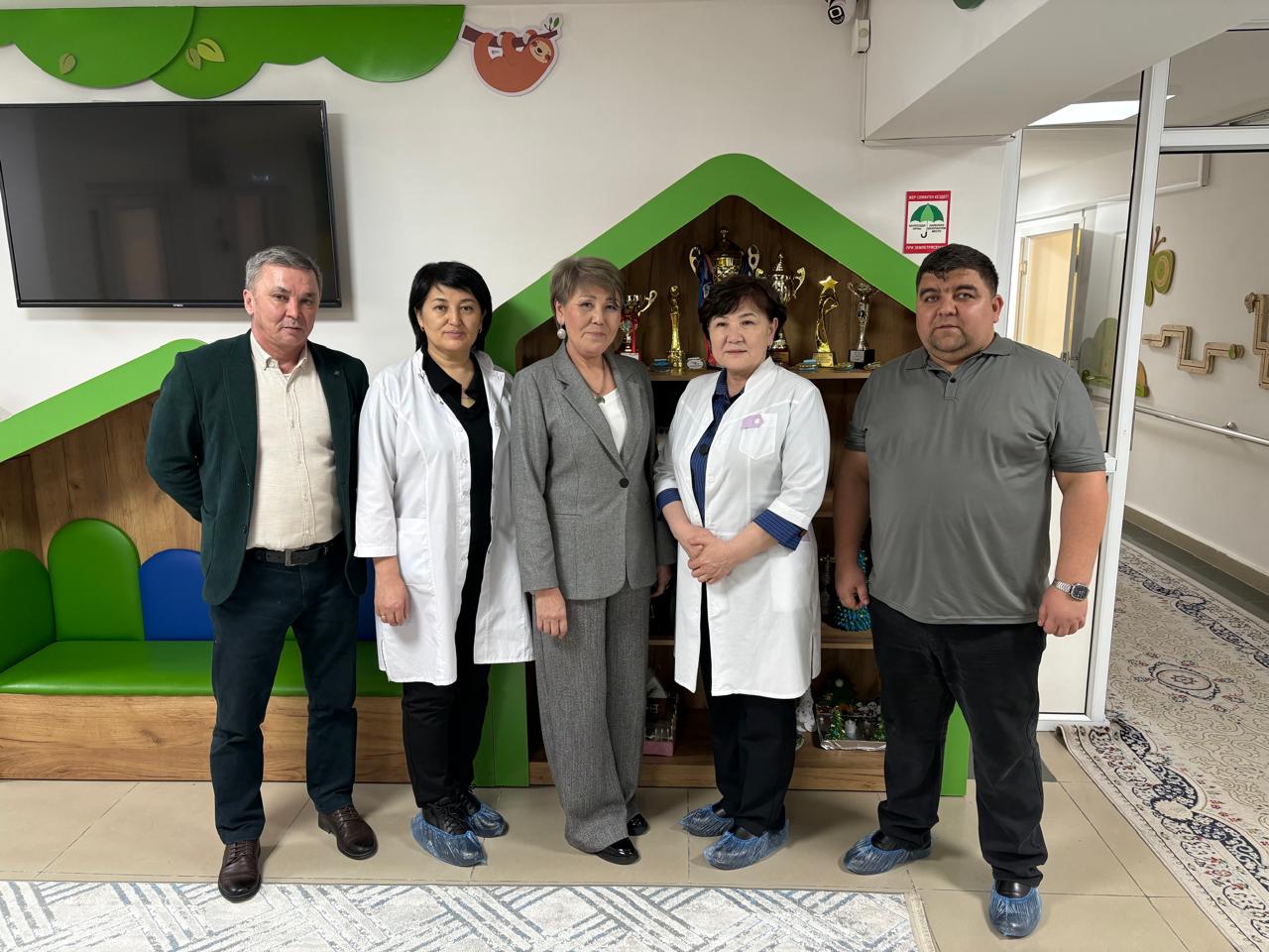 Үштөбе қаласы "Жетісу облысының жұмыспен қамтуды үйлестіру және әлеуметтік бағдарламалар басқармасы" ММ «Мүмкіндігі шектеулі балаларға арналған Қаратал күндізгі болу орталығы» КММ-не бару