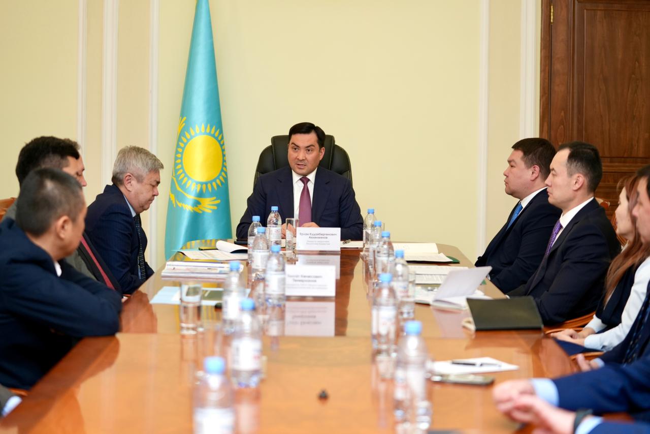 Министр энергетики обсудил с экспертами стратегию развития ТЭК и реформу топливного рынка