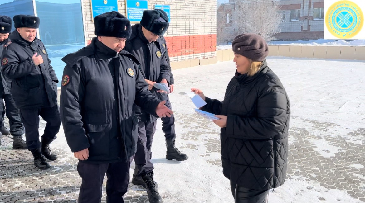 Организовали информационно-разъяснительную акцию среди населения района, в ходе которой была проведена раздача тематических флаеров.