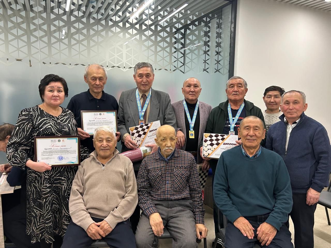 Астанада зейнеткерлер арасында дойбыдан жарыс өтті