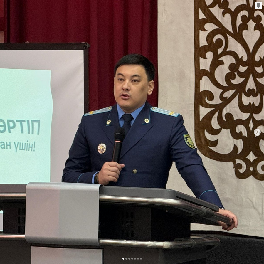 «Заң және тәртіп» акциясын іске асыру аясында Алтай ауданында аудан прокуратурасының бастамасымен «Заң және тәртіп балалар көзімен» атты челлендж өткізілді. Аталған іс-шара өскелең ұрпақтың құқықтық мәдениетін қалыптастыруға және заңға құрметпен қарауға бағытталды.