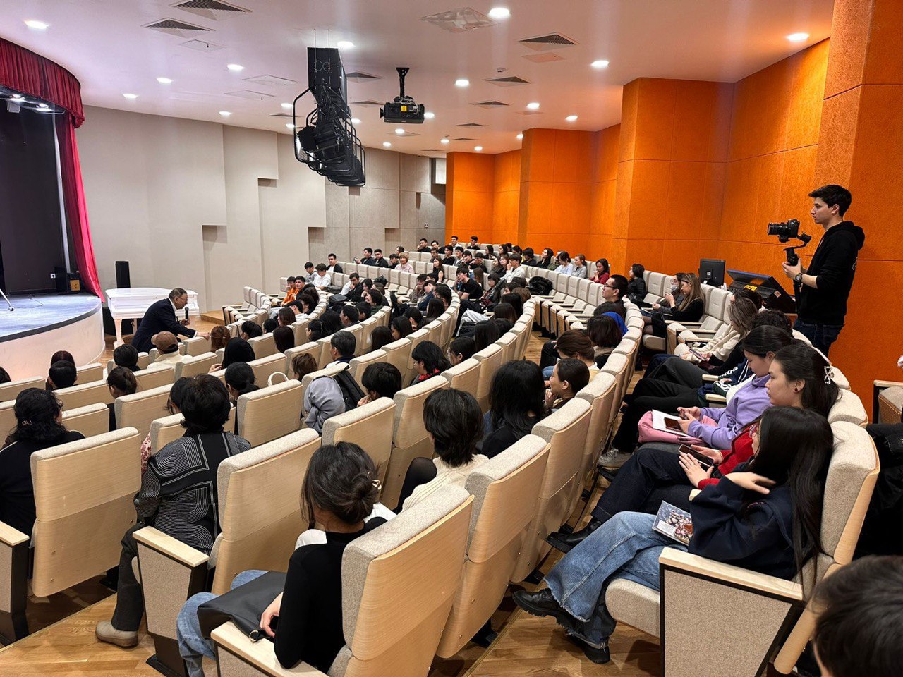 Астанада жастарға «Арт әлемі: Шығармашылық жастар арасындағы авторлық құқық» іс-шарасы ұйымдастырылды