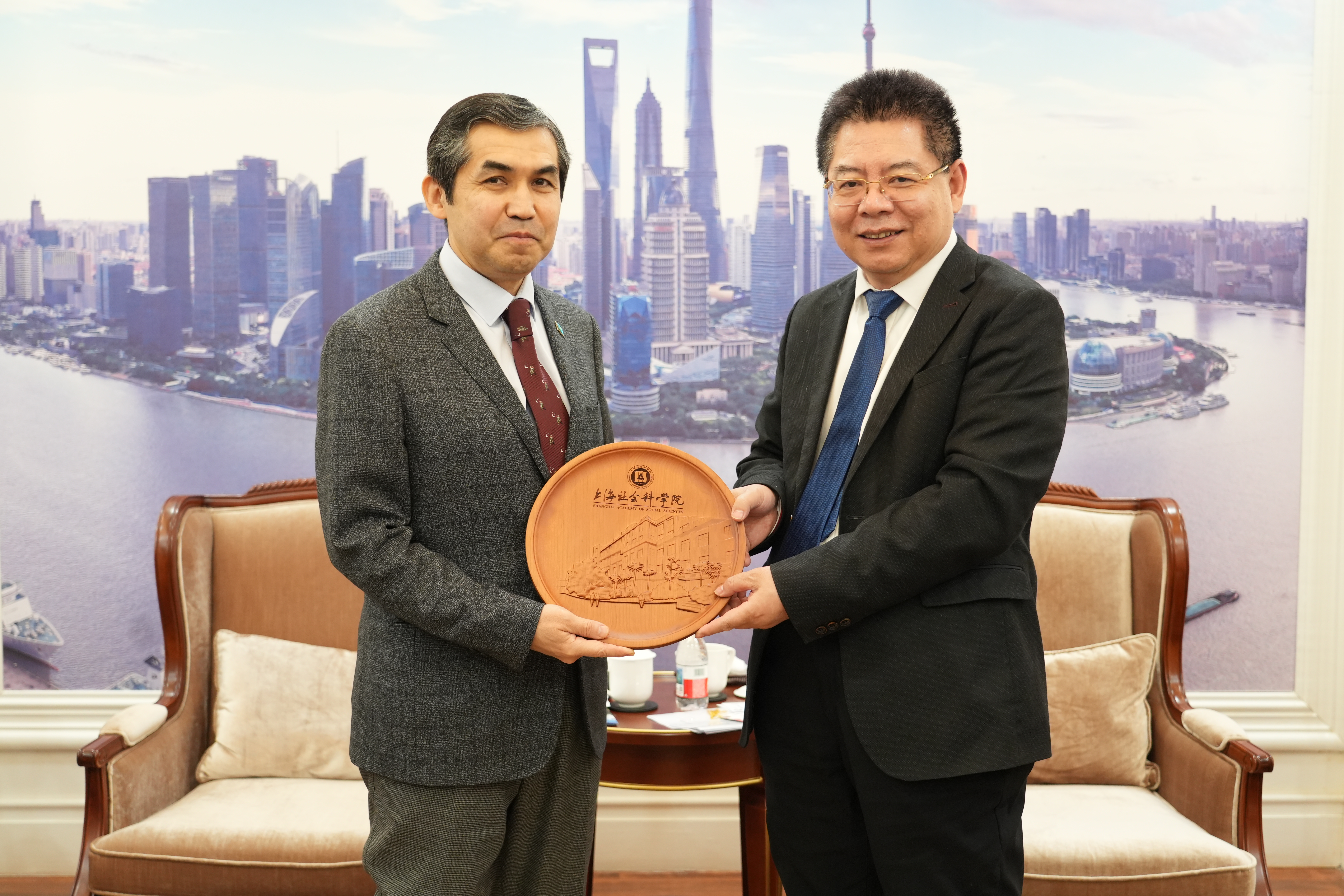 Аналитические центры Шанхая заинтересованы в укреплении сотрудничества с «мозговыми центрами» Казахстана