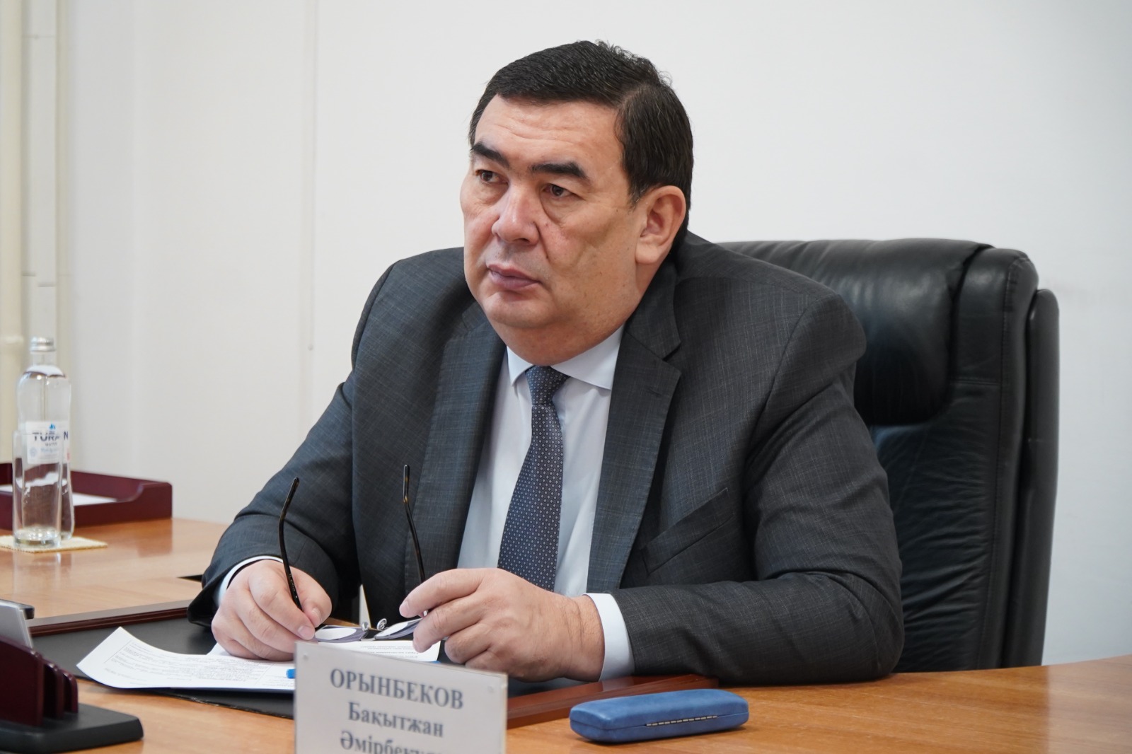 Қала әкімі тұрғындарды жеке сұрақтарымен қабылдады