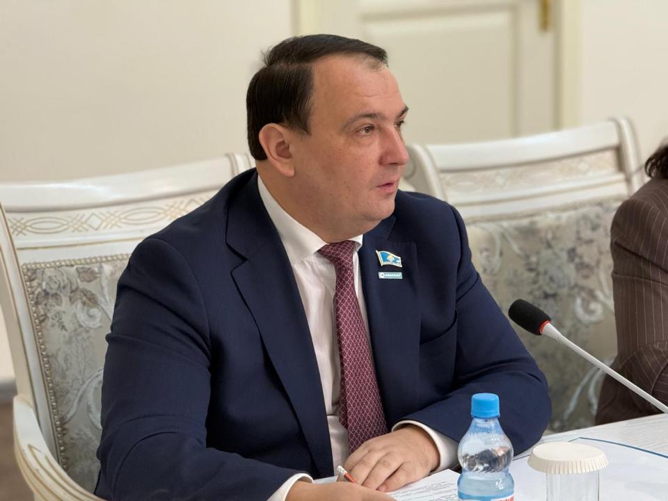 Қазақстан Республикасы Конституциясының жобасын талқылау бойынша сарапшылар қауымдастығымен кездесу